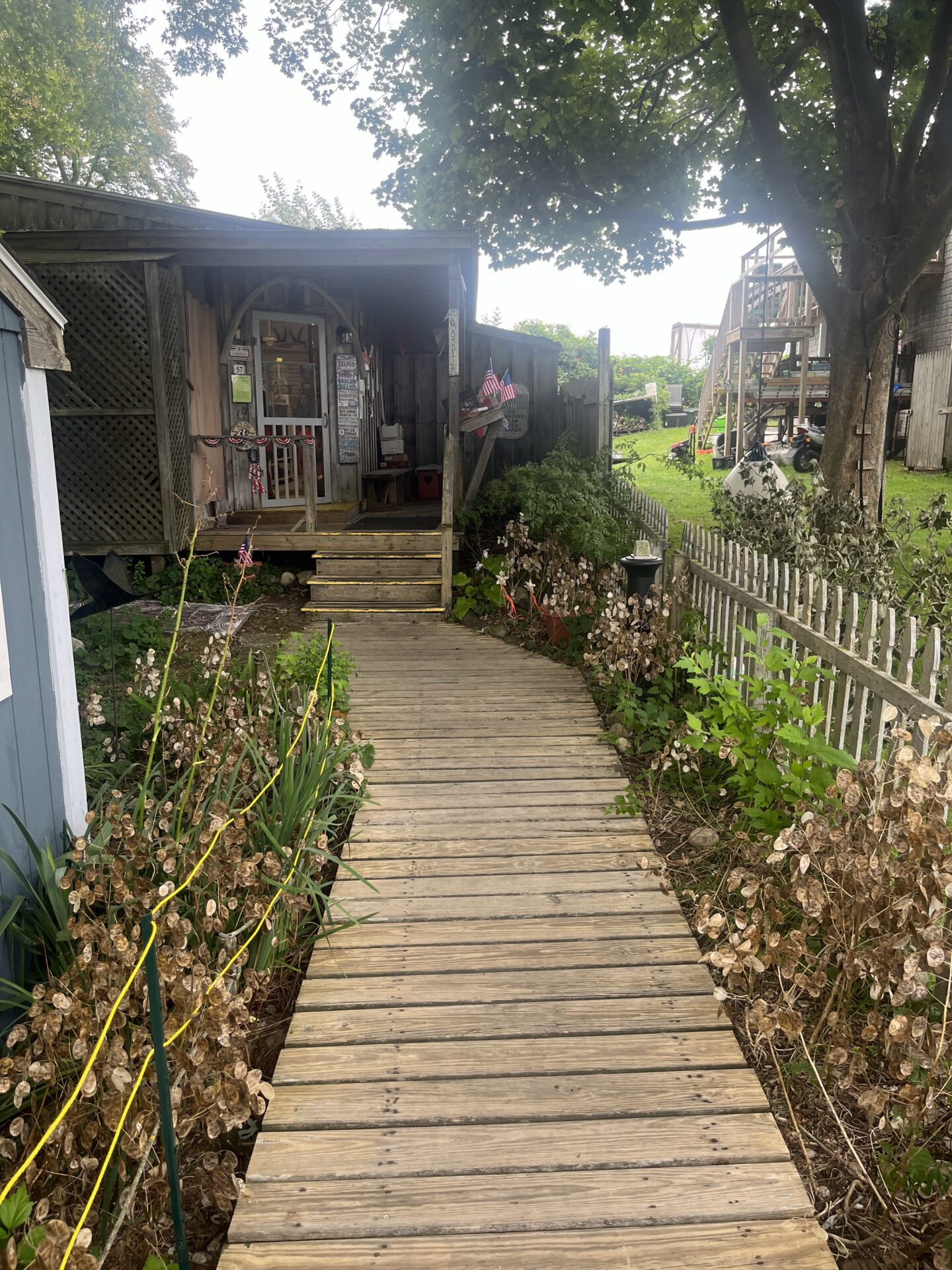 Front of the island market