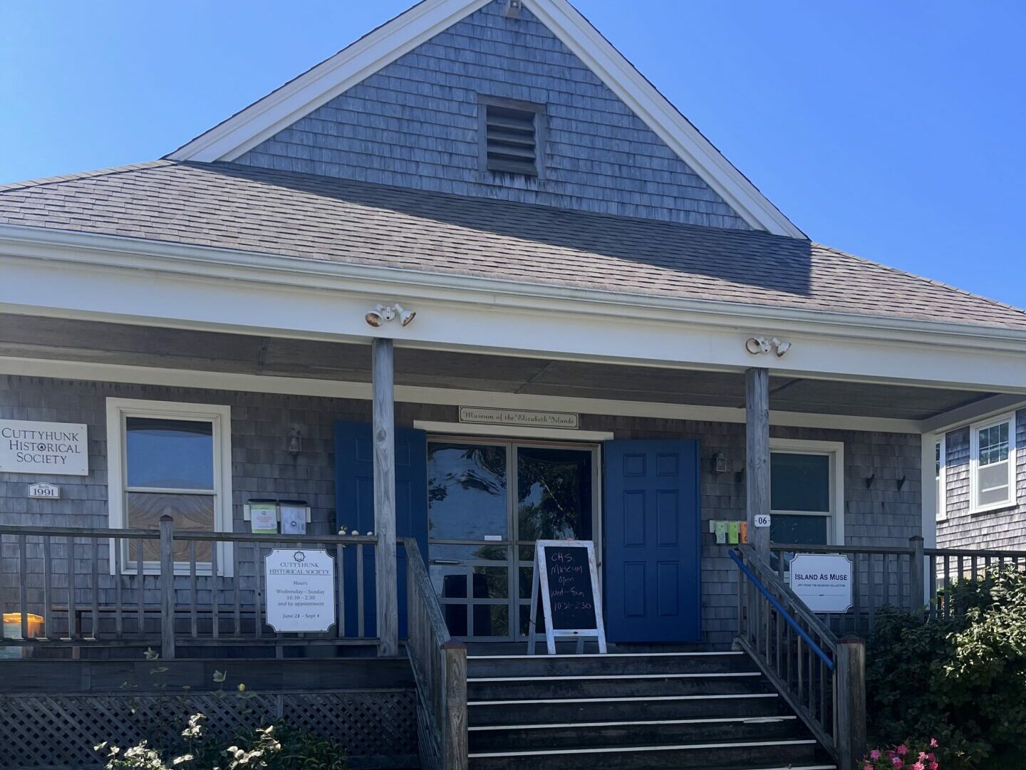 Cuttyhunk historical society outside